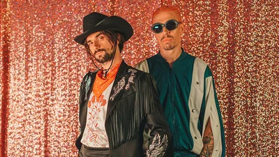 Агонь выпустили новый клип на песню "Некружит", а клипа на самом деле то и нету