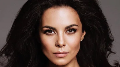 Настя Каменських перетворилась в блондинку, і важко визначити, з яким кольором їй краще