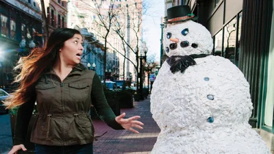 9 смешных вещей, которые каждая девушка тайно делает зимой