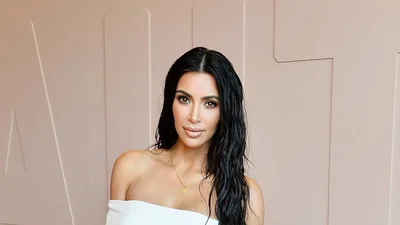 Ким Кардашьян в прозрачном платье от украинского бренда вызвала нереальный фурор