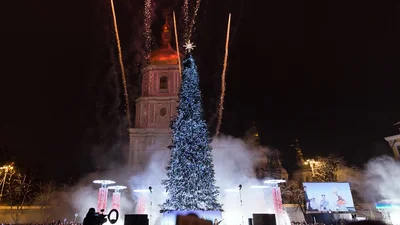 Праздничная красавица: в столице открыли главную елку Украины