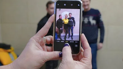 Без грима: сколько яиц Кондратюк подарил участникам "Караоке на Майдане" за 20 лет