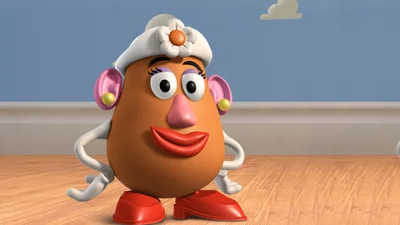 Дівчина зробила макіяж картоплині, і ця безглуздість стала хітом мережі