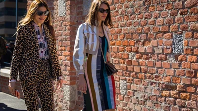 Как стильно носить вельвет этой зимой