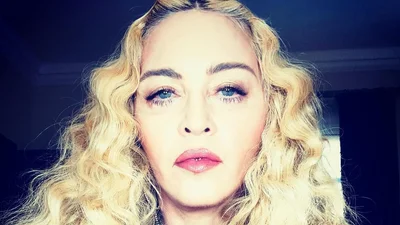Все обсуждают "новую" и смешную попу Мадонны