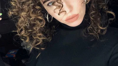 Лютий мороз не такий страшний, коли Надя Дорофєєва публікує соковиті фото в бікіні