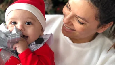 Ева Лонгория растрогала "сонным" фото с крошечным сыном