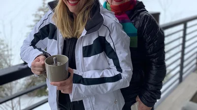 Риз Уизерспун очаровала сеть фото с мамой