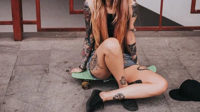 Не прихоть, а необходимость: 10 креативных татуировок, которые перекроют шрамы на теле