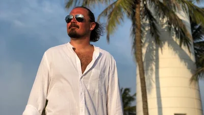 Брутальный Фагот стал укротителем змей на отдыхе