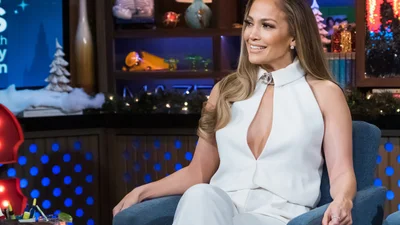 Гаряча штучка 49-річна Джей Ло похизувалася спортивним животиком