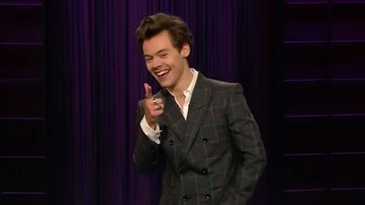 Просто провал: девушка набила на лице Гарри Стайлза, но это скорее Джастин Бибер