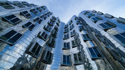 Культовий архітектор, який створює дивакуваті споруди, зламає вашу уяву