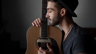 Справжні почуття в гостросюжетному кліпі DUDA на пісню "Не отпускай"