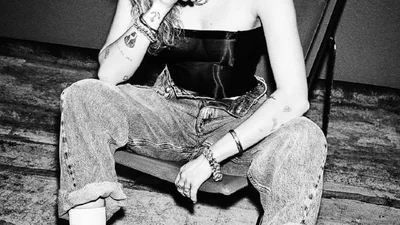 Майлі Сайрус в шортиках з дірками на попі довела, що не втратила бунтарський дух