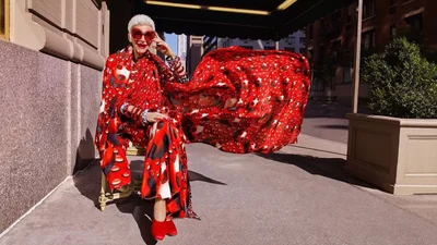 Эта 97-летняя бабуля такая стильная, что каждый ее образ - произведение искусства