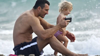 Фото Володимира Кличка з донечкою, яка помітно підросла, тебе ну дуже зворушать