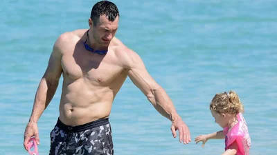 Новость о том, что дочь Владимира Кличко живет с ним, а не с мамой, шокировала людей