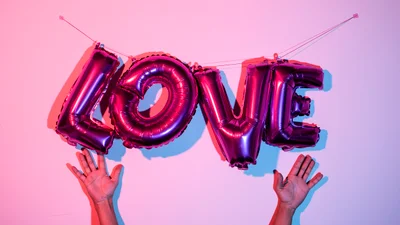 День влюбленных 2020: лучшие цитаты о любви для твоей второй половинки
