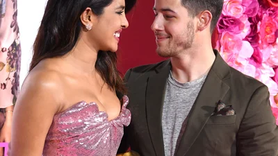 Пріянка Чопра і Нік Джонас світяться коханням і підігрівають чутки про вагітність акторки