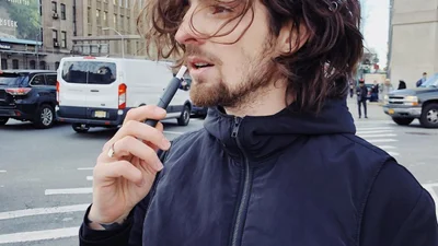 Дантес порекомендував, що можна подарувати дівчині на 14 лютого, якщо ти безробітній