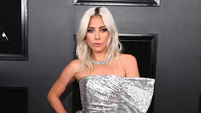 Леди Гага покрыла свое тело двумя новыми тату, и они прекрасны