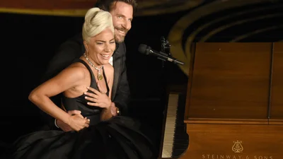 Сльози й овації: Оскар 2019 запам'ятався зворушливим виступом Леді Гаги і Бредлі Купера