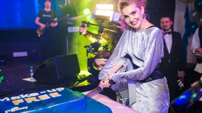 Гучна вечірка "Без грима": зірки, політики та спортсмени потусувалися з Анною Буткевич