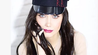 Красуня Євгенія Власова вражає своїм зовнішнім виглядом без макіяжу