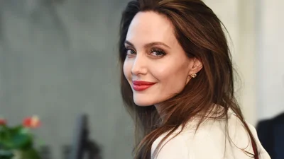 Анджелина Джоли дала урок, как носить самую модную вещь весны 2019
