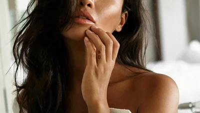 Роскошная фигура у роскошной женщины: Санта Димопулос похвасталась своими прелестями