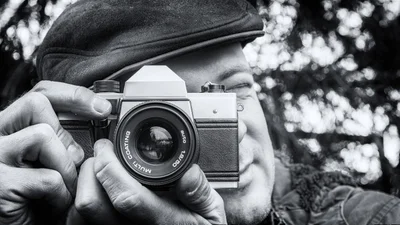 Французский фотограф, который мастерски ловит юмор в объективе, поразил мир