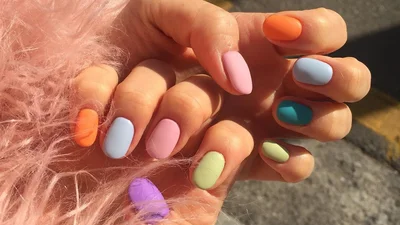 Новий тренд манікюру 2019 руйнує всі правила, яких ти дотримувалась