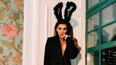 Аня Сєдокова в новому образі домогосподарки - це чистий секс