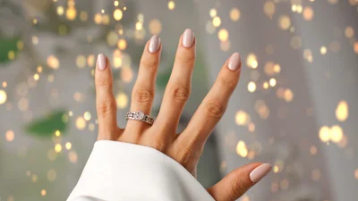 Киевлянин в "Борисполе" наступил на кольцо в полмиллиона гривен и ищет владельца