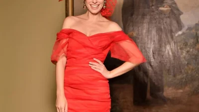 Катя Осадчая в коротких шортиках умилила фото без макияжа и с сыном на руках