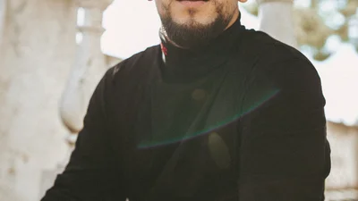 MONATIK більше не приховує свою дружину і вперше офіційно вийшов із нею у світ