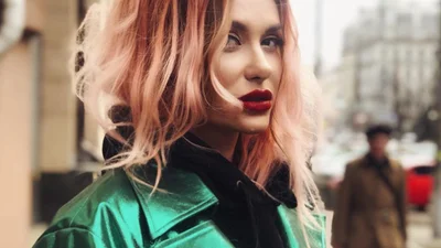 Слава Камінська показала свою струнку і вродливу матусю, і на фото вони немов сестри