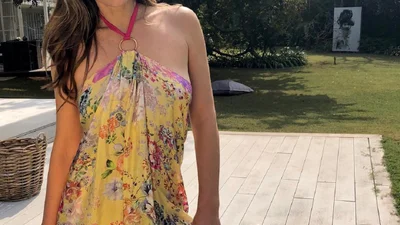 Справа не з легких: обери найгарячіше бікіні 53-річної Ліз Герлі