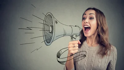 Американка имитировала голосом сигнализацию и случайно раскрыла "секретные таланты" юзеров