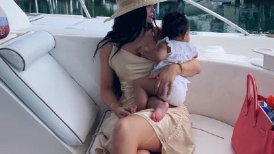 Кайлі Дженнер показала дочку, яка росте такою ж модницею, як і вона