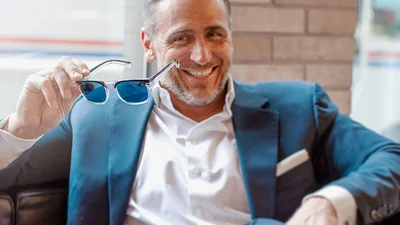 Пастор, який став гарячою моделлю, підштовхне тебе до гріховних думок