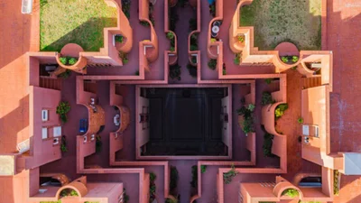 Крихітна і така чарівна Барселона з висоти пташиного польоту