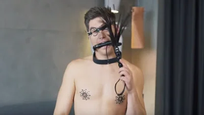 Володимир Остапчук з кляпом в роті зняв пародію на MARUV, і в людей сталася істерика