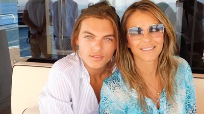 Всі в шоці від неймовірної схожості 53-річної Елізабет Герлі та її 17-річного сина