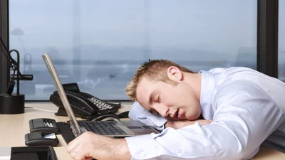 Ученые рассказали, как избавиться от усталости на работе