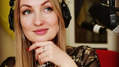 Таня Татарченко всеми силами пыталась разогнать облака щеткой, но у нее не получилось