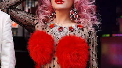 Травести-дива Монро кардинально сменила имидж и стала опасной брюнеткой