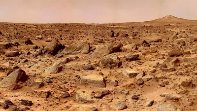 Мужчина хорошо разглядел новое фото NASA и нашел доказательства жизни на Марсе