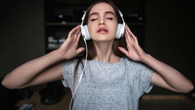 Появился новый порносайт для женщин без видео, но со звуками и текстами